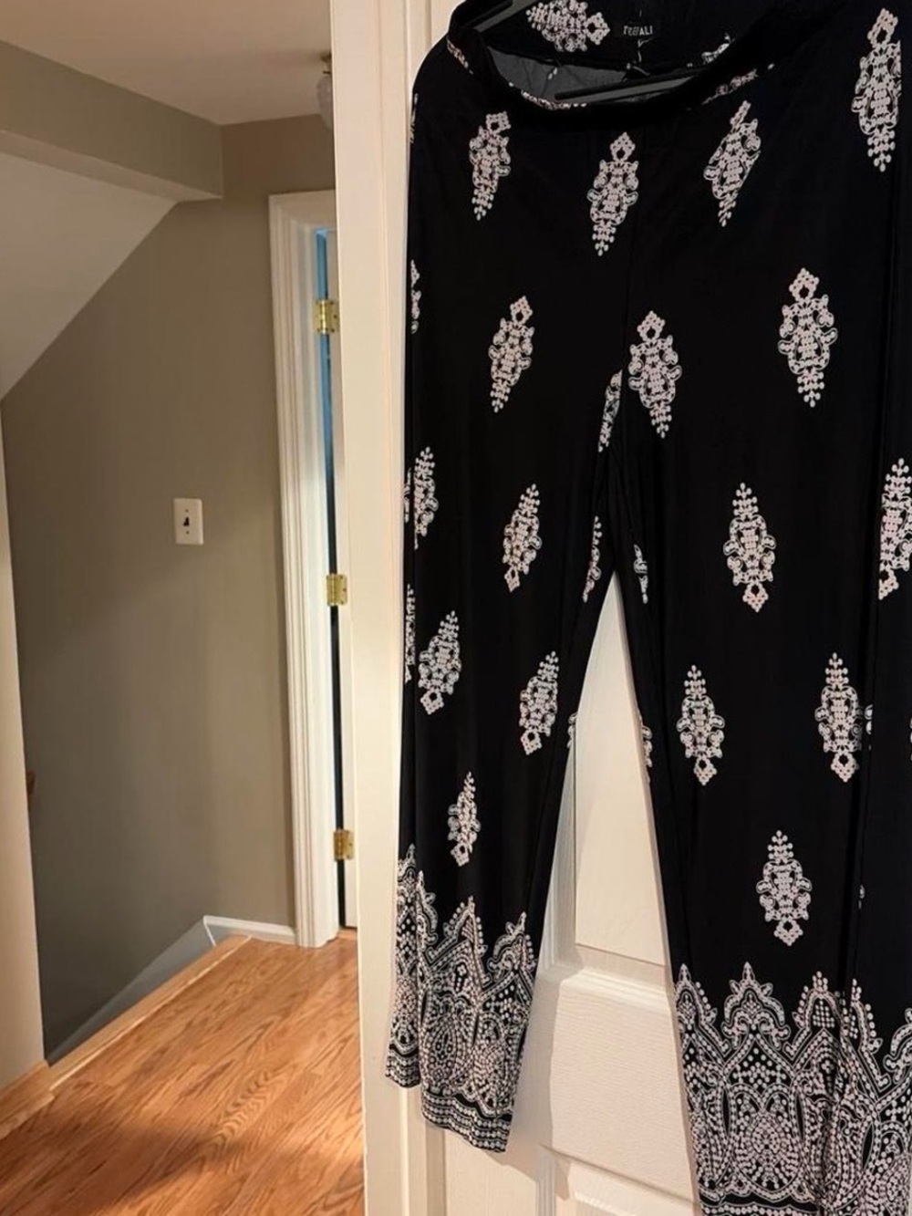 Roz & Ali Black Straight-Leg Pants with White Ornate Print